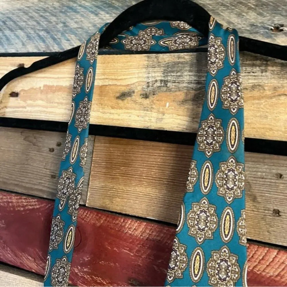 Christian‎ Dior Teal Tie - Picture 3 of 13